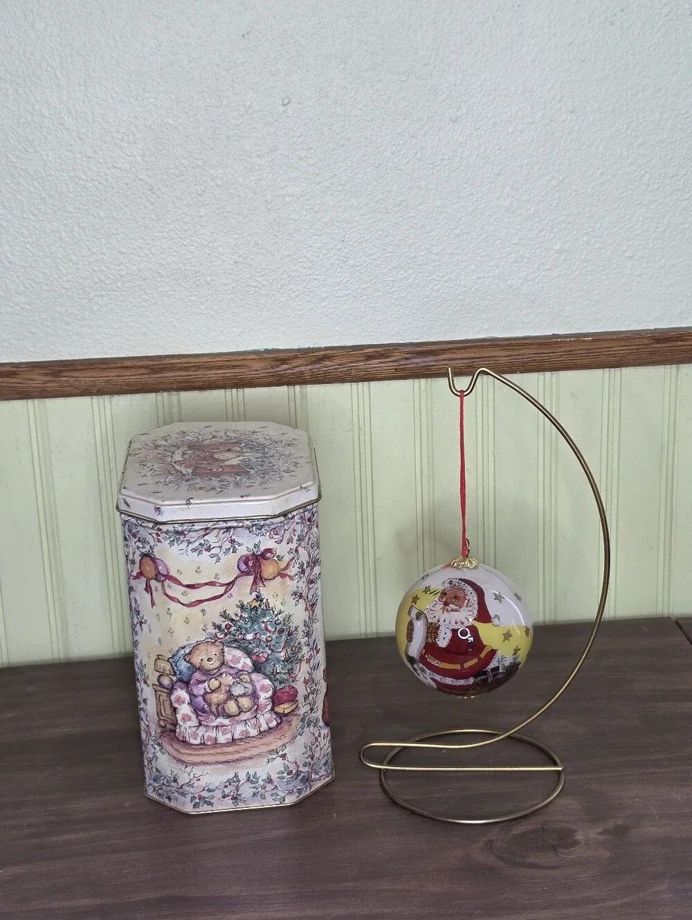 Vintage 2000 Pier 1 Imports Li Bien ornament W/ Box & Additional Christmas Tin
